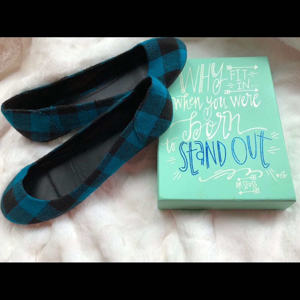 Plaid flats